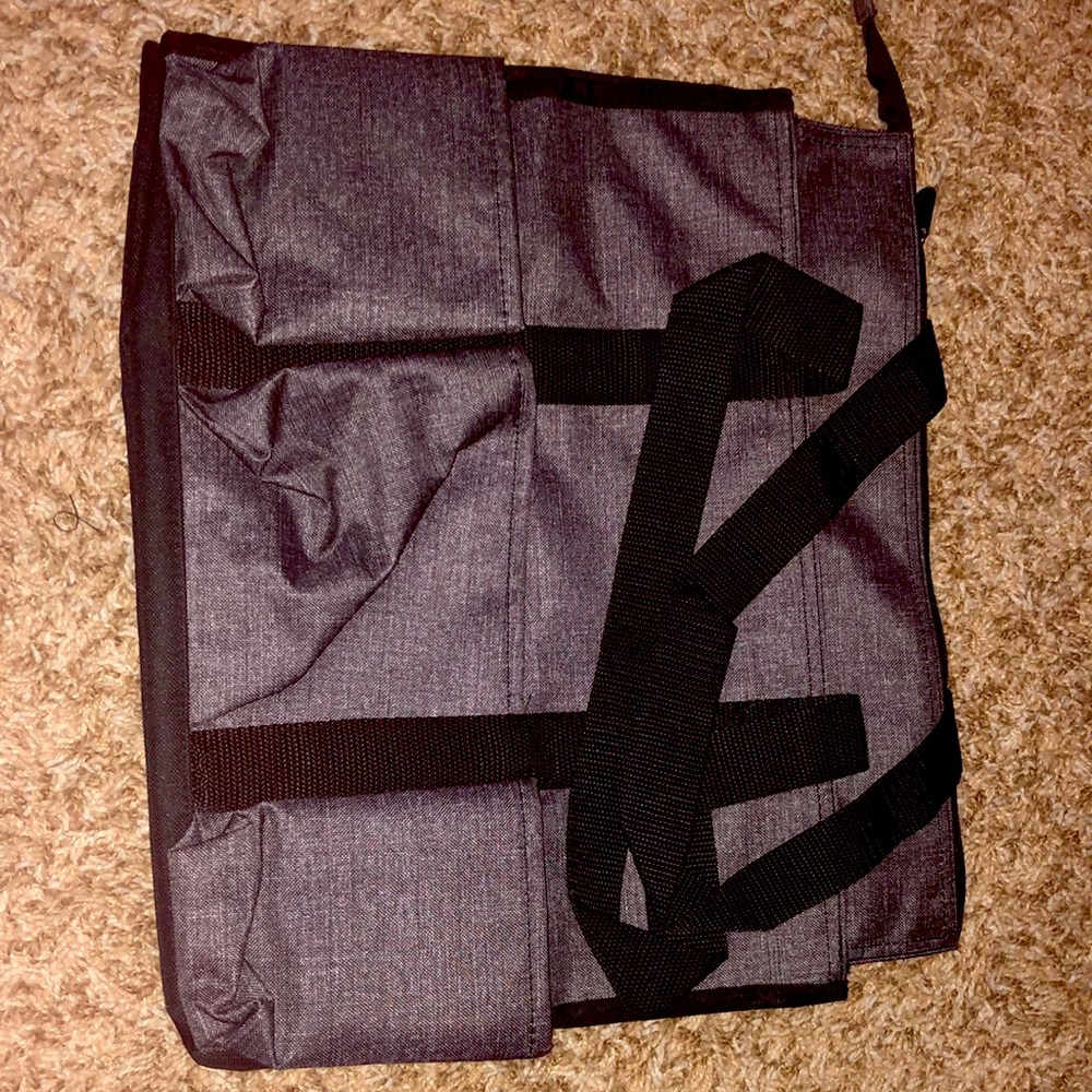 31 zip top organizing utility tote